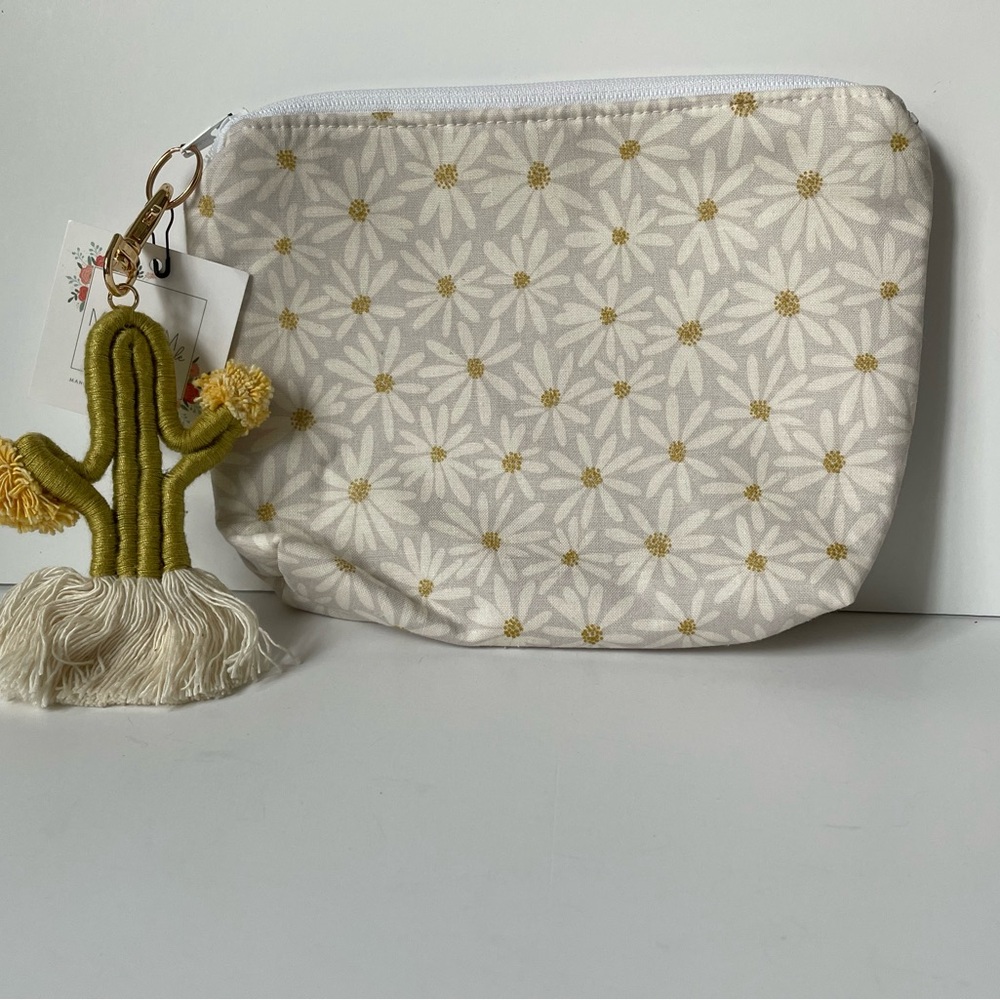 Cream Small Pouch with Macrame Cactus Keychain🌵